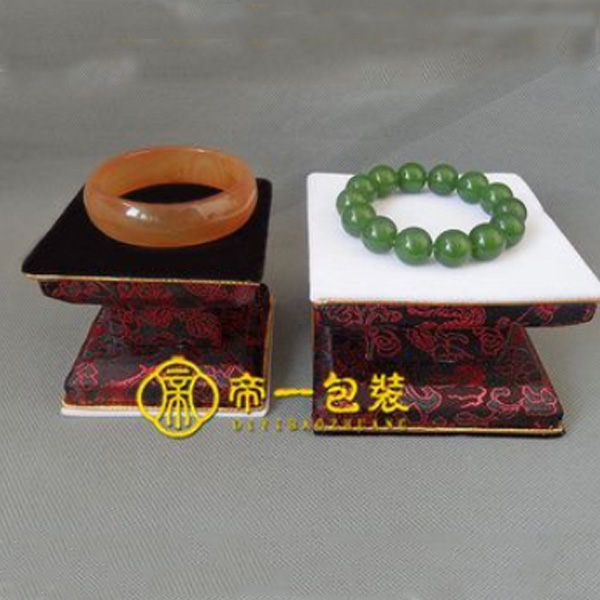 5Cgo 26769608899 高檔緞面立體珠寶玉石飾品手镯手鏈吊墜展示架佛珠首飾架 一組2個 WXP03000