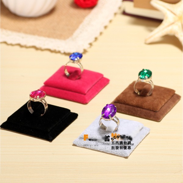 5Cgo 40904112494 項鍊墜子冰花絨面戒指座方形戒指托展示架戒指展示架首飾展示架5*5cm(10個) AGL64000_黑