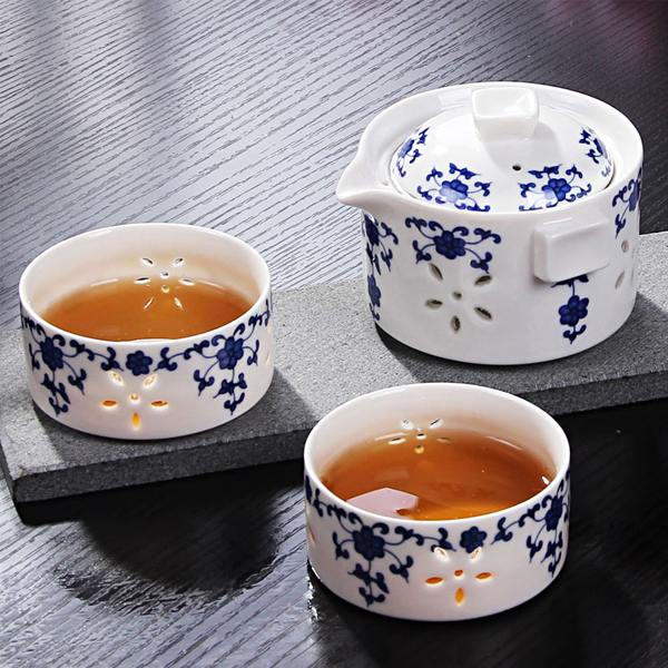 5Cgo 44202640804 陶瓷旅行茶具玲珑杯青花瓷快客杯一壺一兩杯手抓壺蓋碗茶壺手把壺  LAY93000