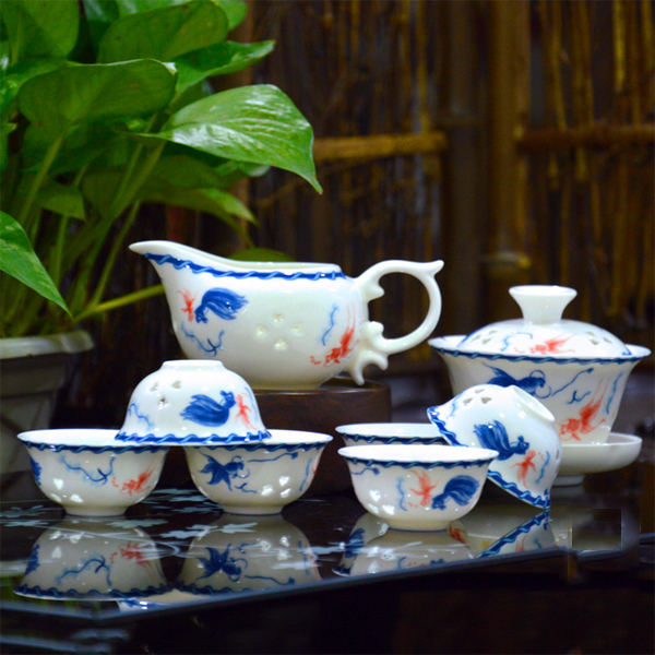 5Cgo 42522247143 心型通花玲珑年年有魚陶瓷套組茶海三才蓋碗品茗杯米通整套茶具 8件套  LAY80100