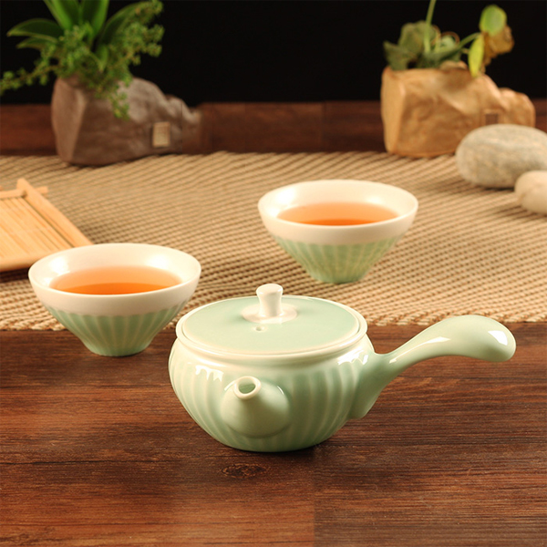 5Cgo  41354750199 日式創意粗陶陶瓷青瓷一壺兩杯整套茶壺鬥笠杯茶杯功夫茶茶具套裝   LAY89000