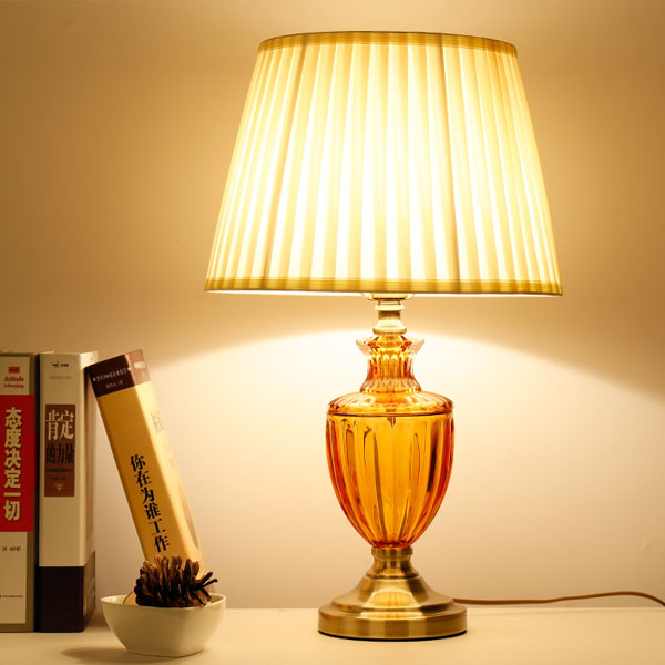5Cgo 531588178121 歐式田員風格玻璃布藝臥室床頭燈書房臺燈布藝燈罩檯燈  LYP97100