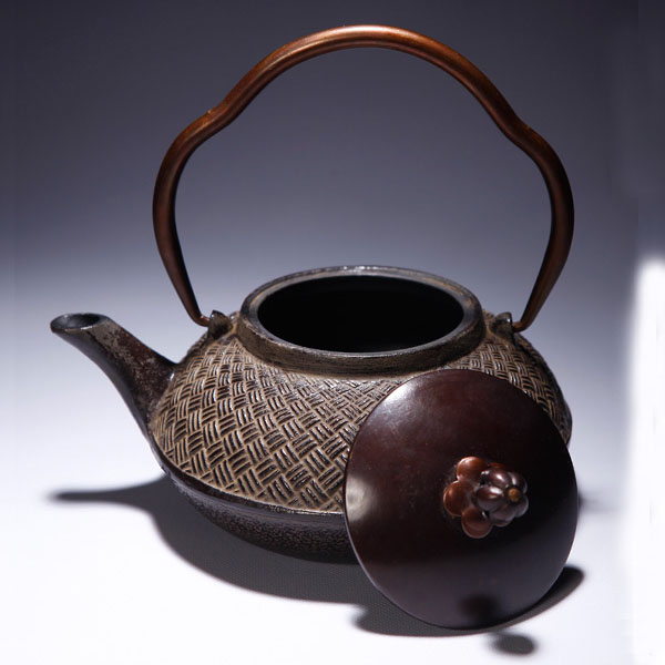 5Cgo 44670106648 日本工藝龍雲堂竹籬鐵壺茶壺茶杯泡茶茶海茶玩無塗層養生老鐵壺南部鐵壺煮茶壺水壺 HJT04200